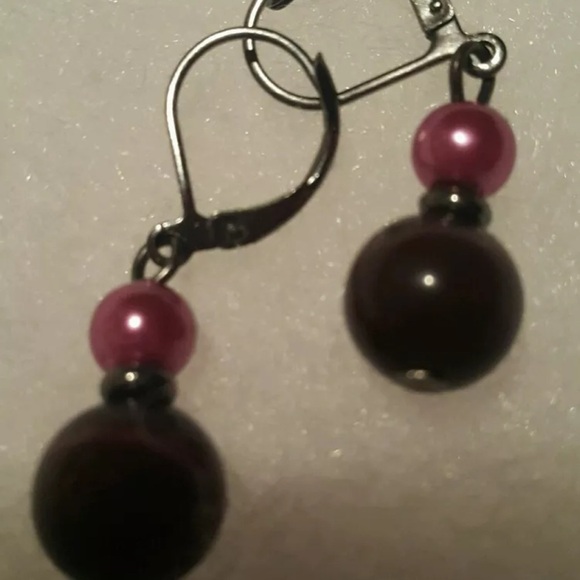 Three (3) Tier Black Necklace with Purple Faceted Stones & Drop Earrings - Picture 6 of 6
